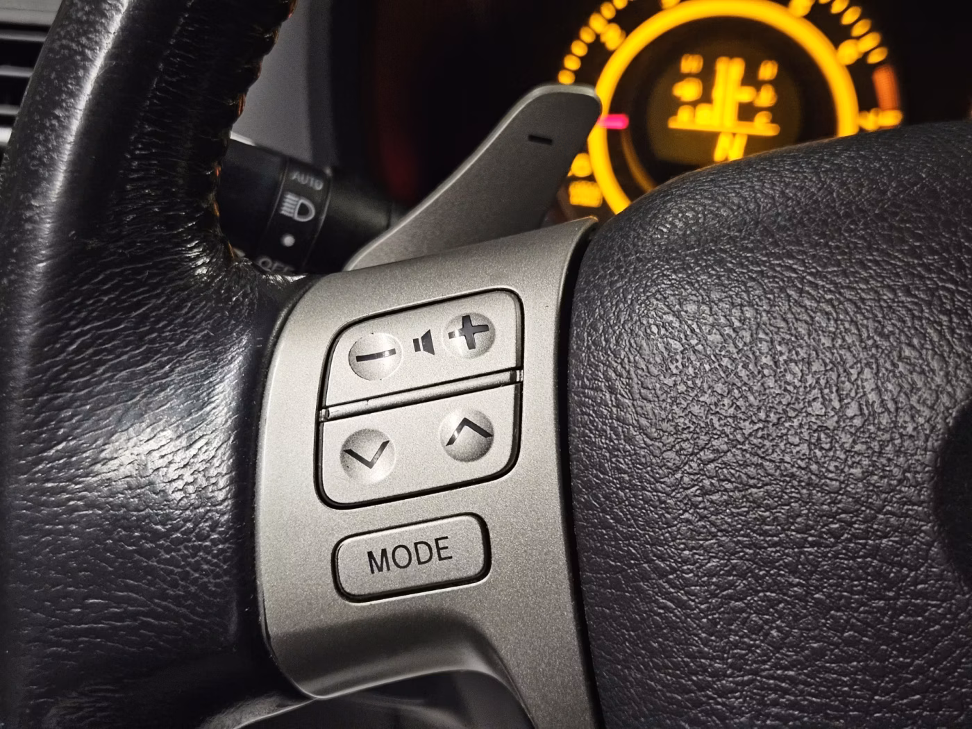 Toyota Auris фото 11