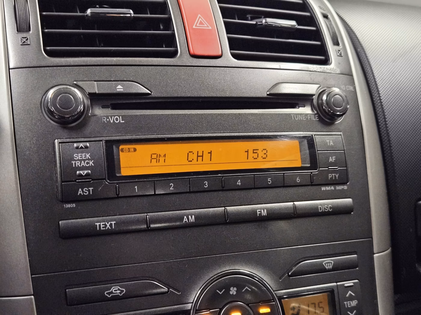Toyota Auris фото 13