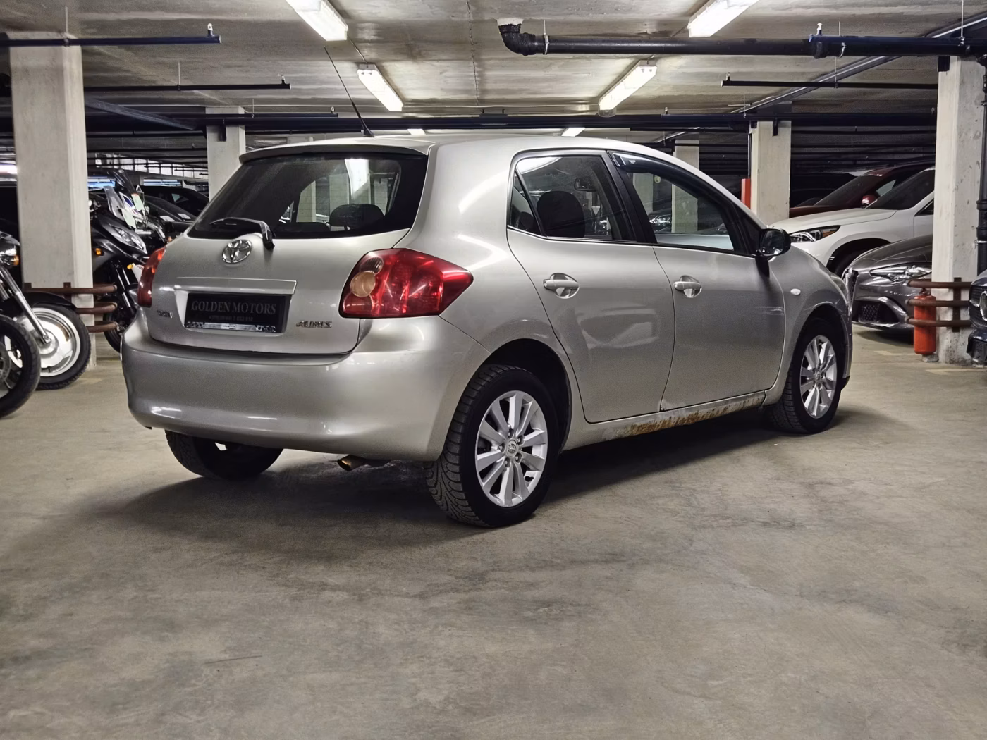 Toyota Auris фото 6