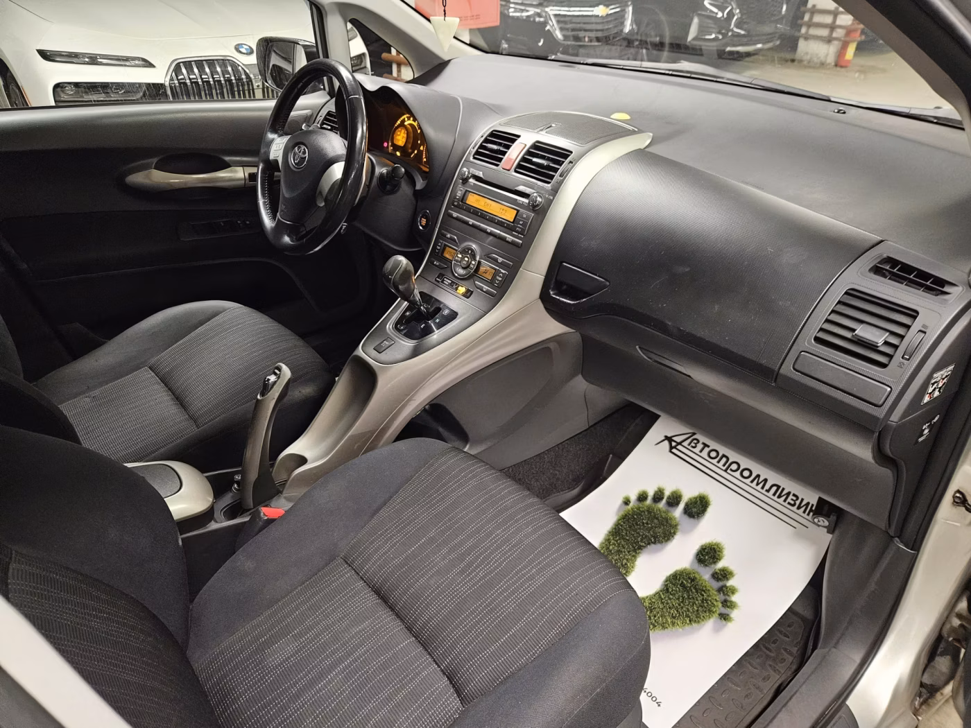 Toyota Auris фото 16