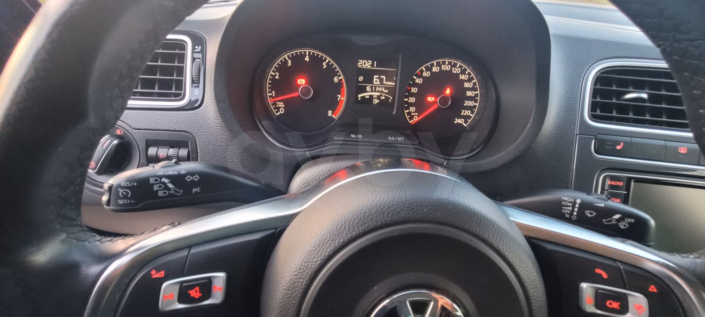 Volkswagen Polo Sedan фото 9