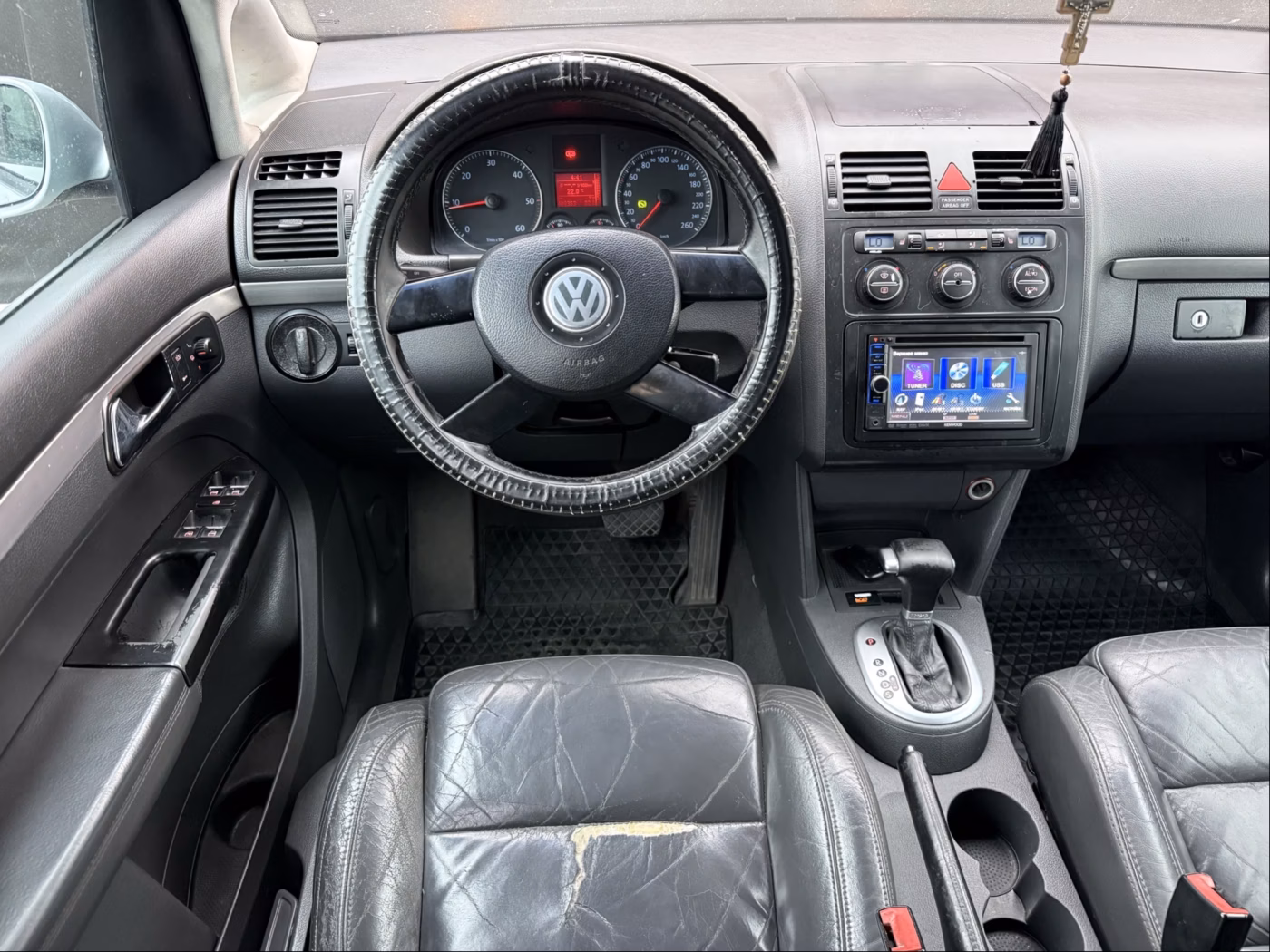 Volkswagen Touran фото 10