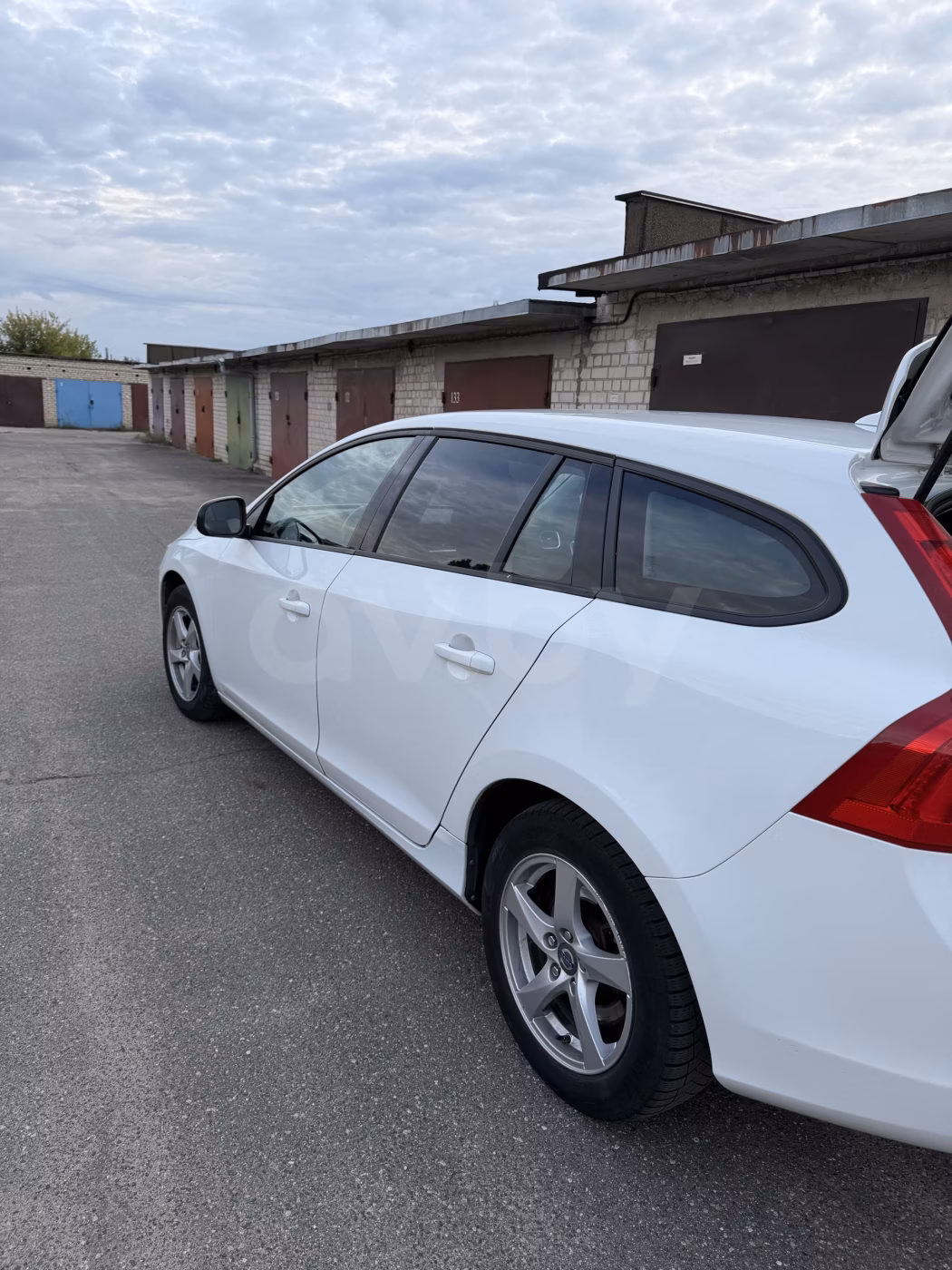 Volvo V60 фото 3