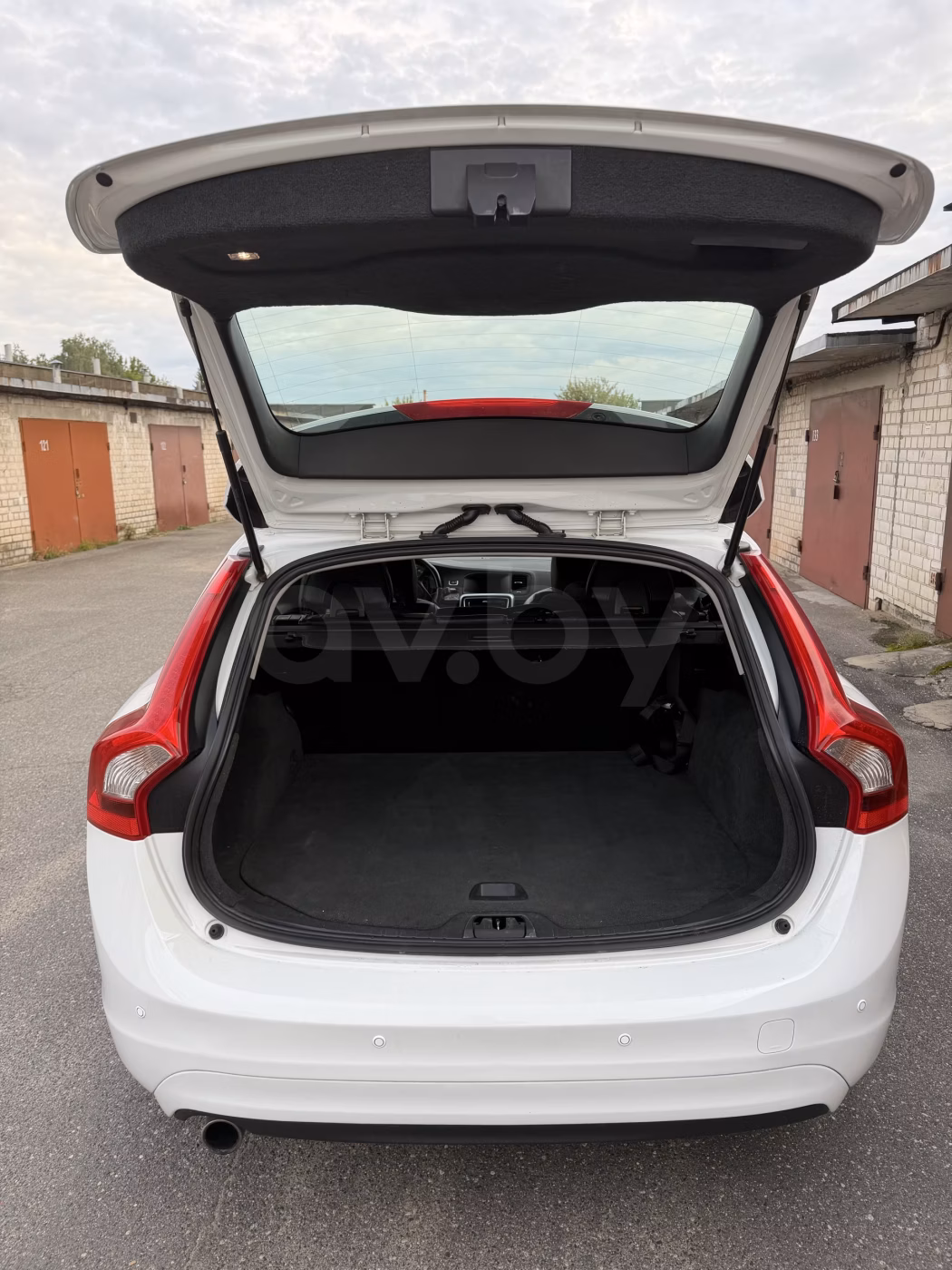 Volvo V60 фото 5