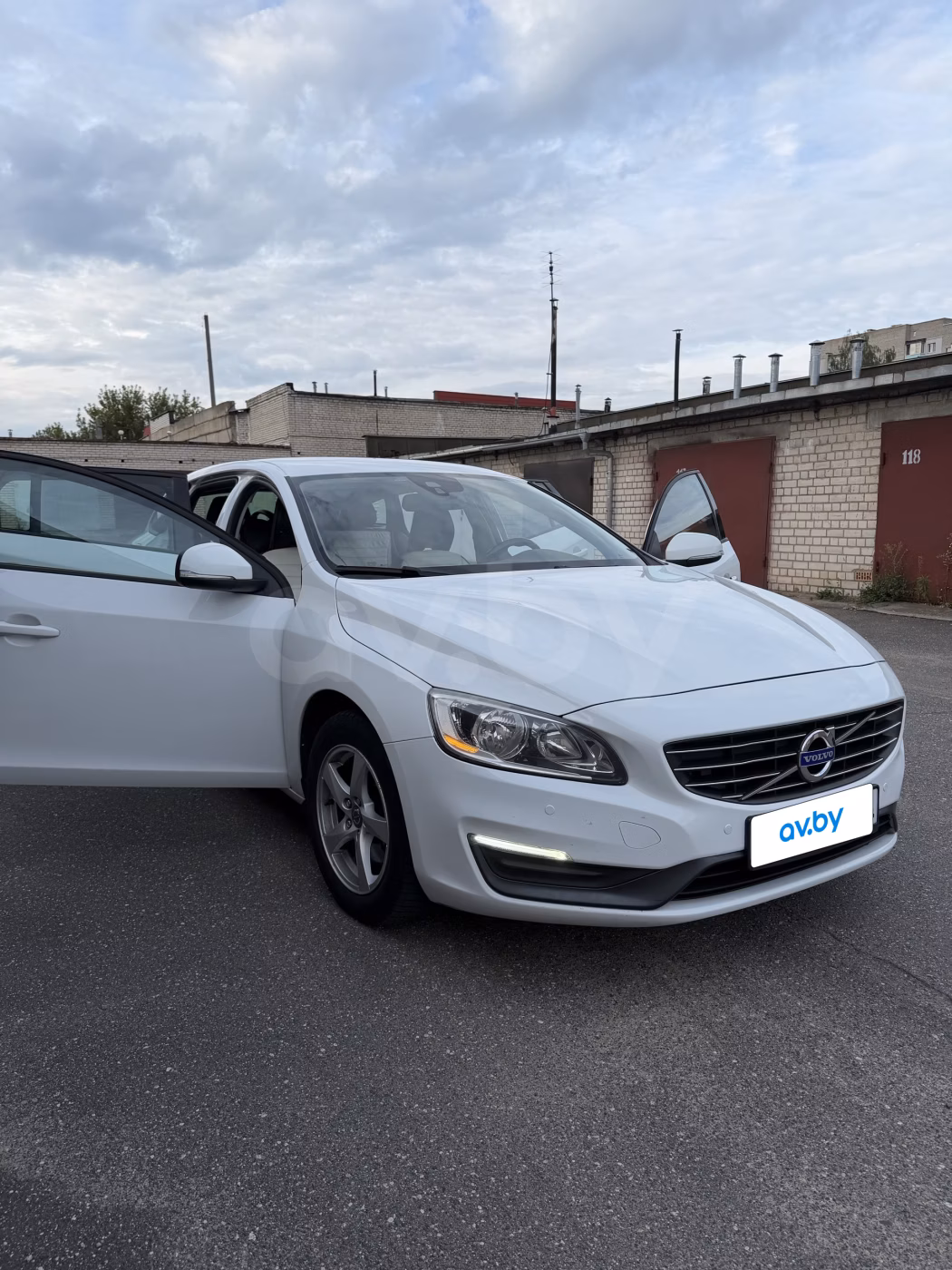 Volvo V60 фото 6