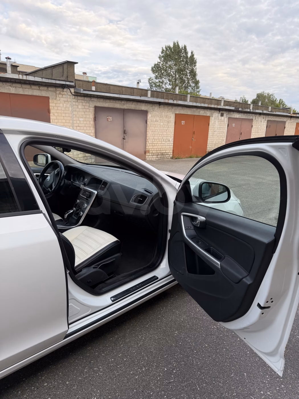 Volvo V60 фото 9