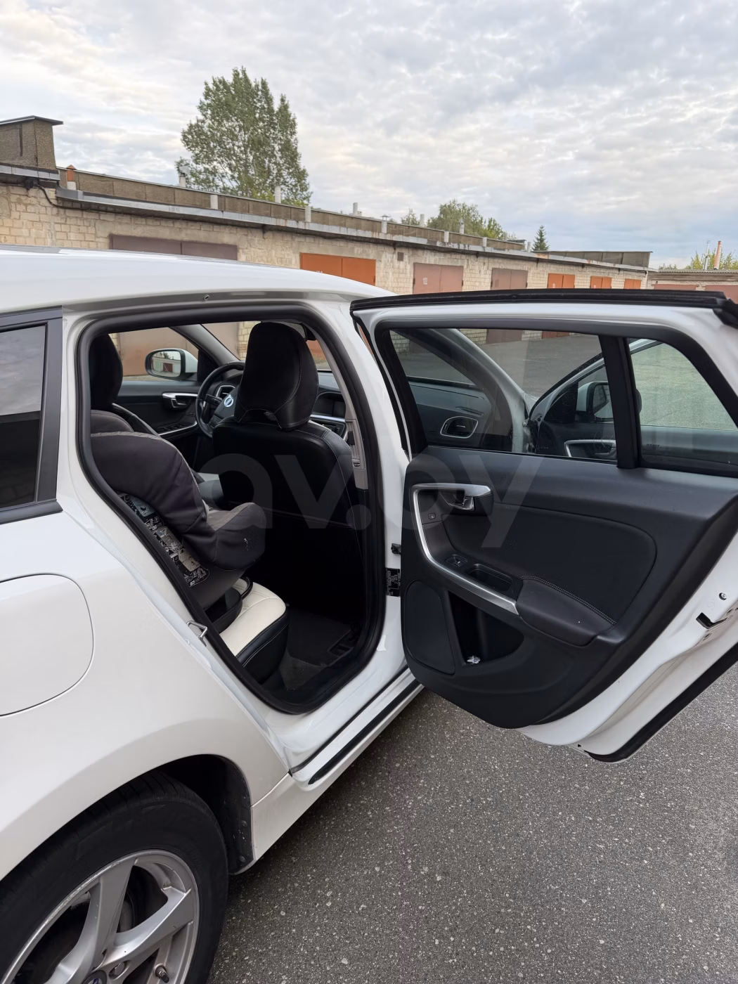 Volvo V60 фото 13