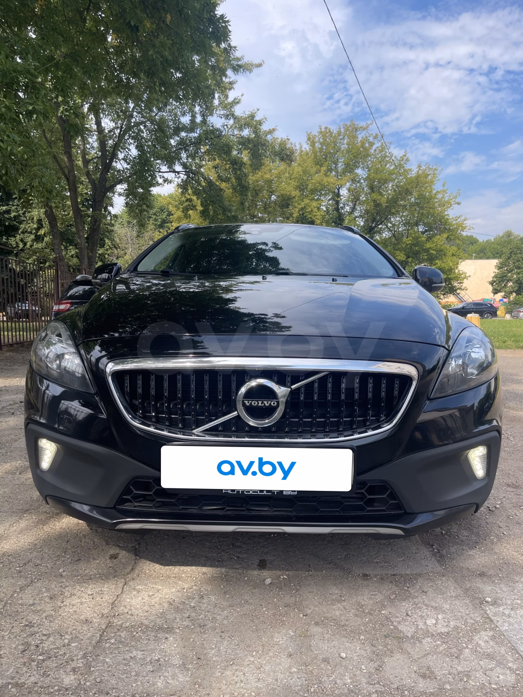 Volvo V40 Cross Country фото 3