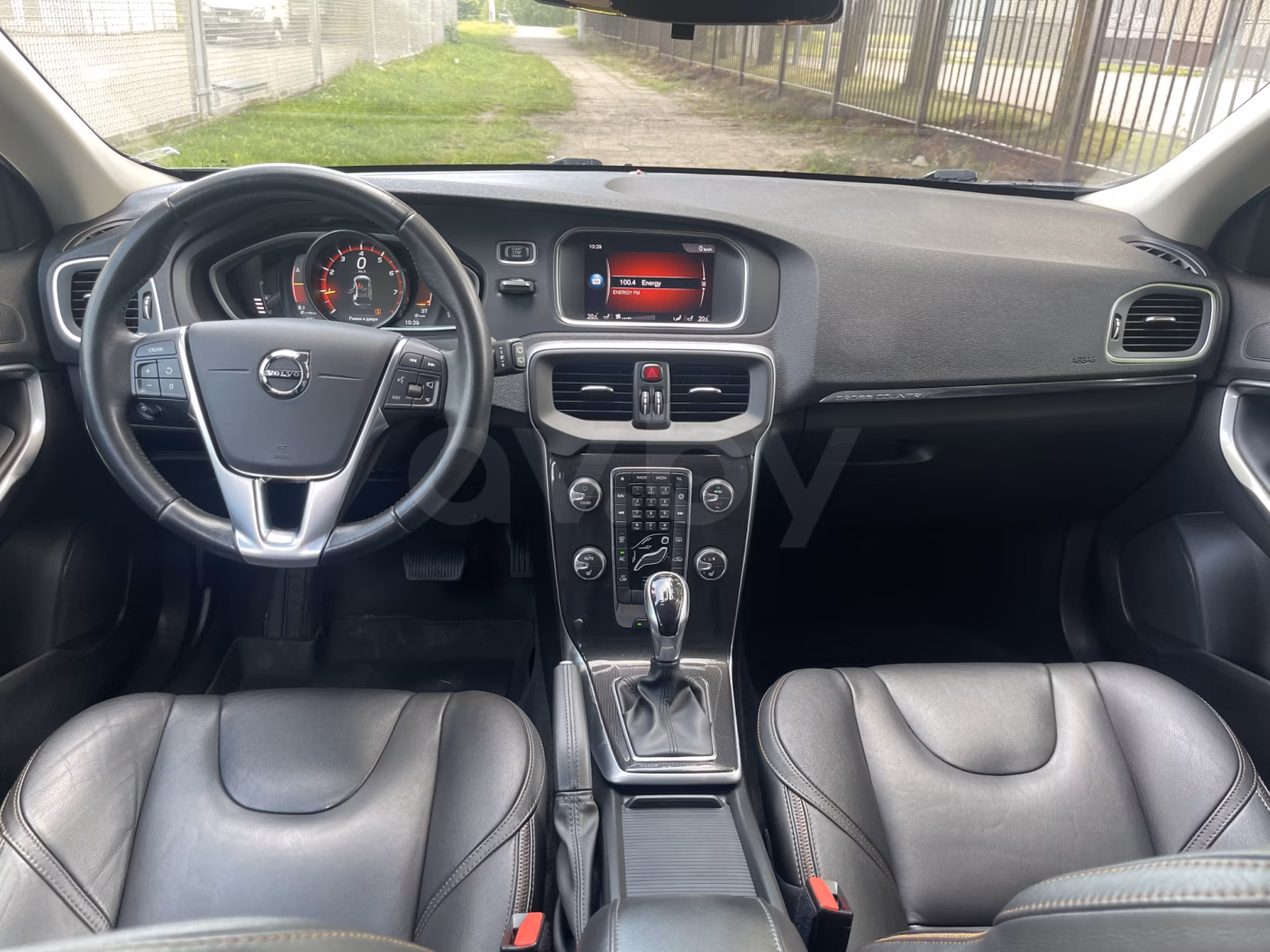 Volvo V40 Cross Country фото 20