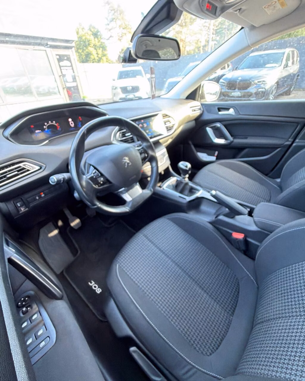 Peugeot 308 фото 8