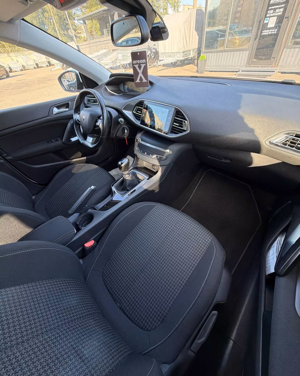 Peugeot 308 фото 12