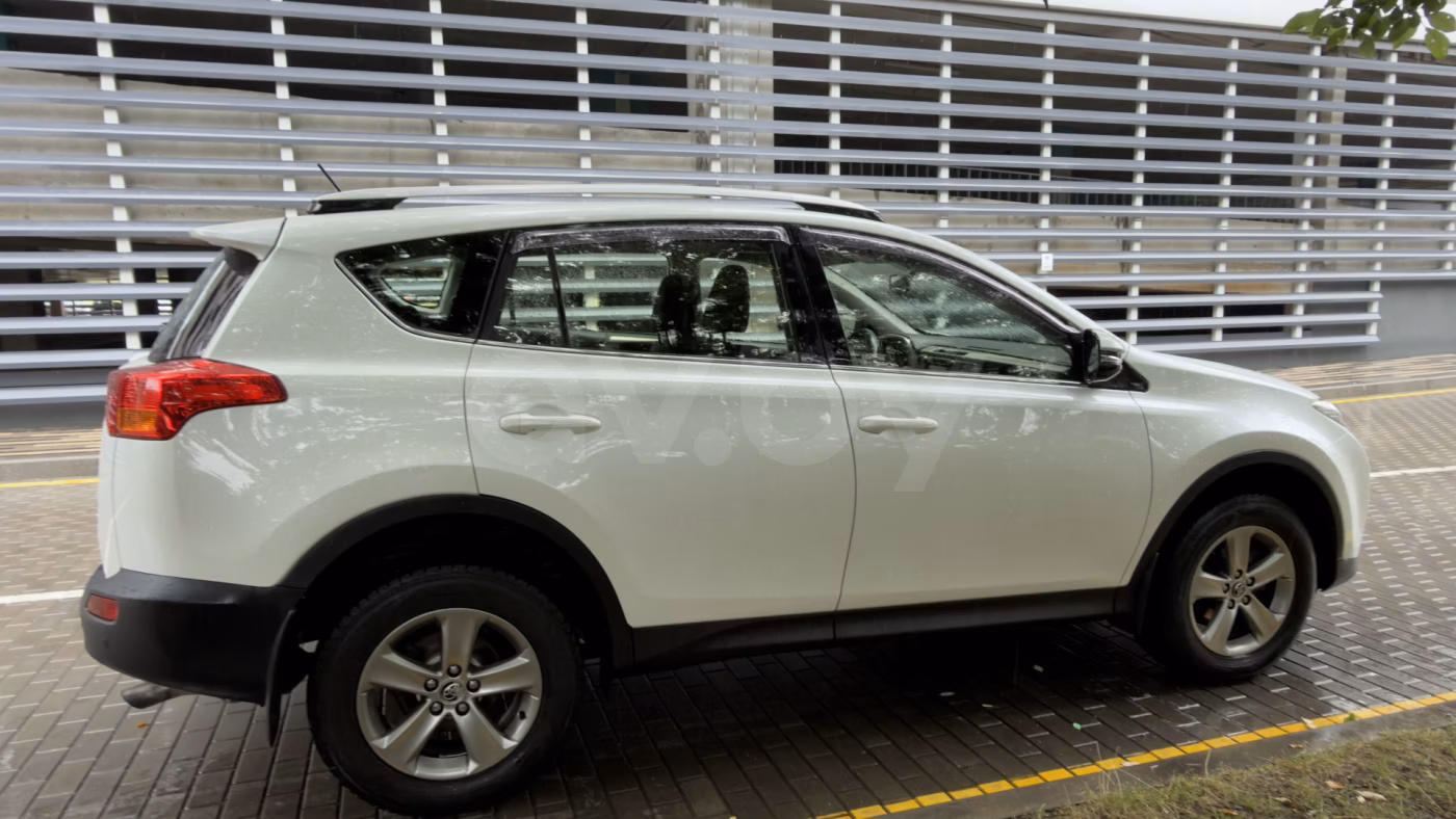 Toyota RAV4 фото 15