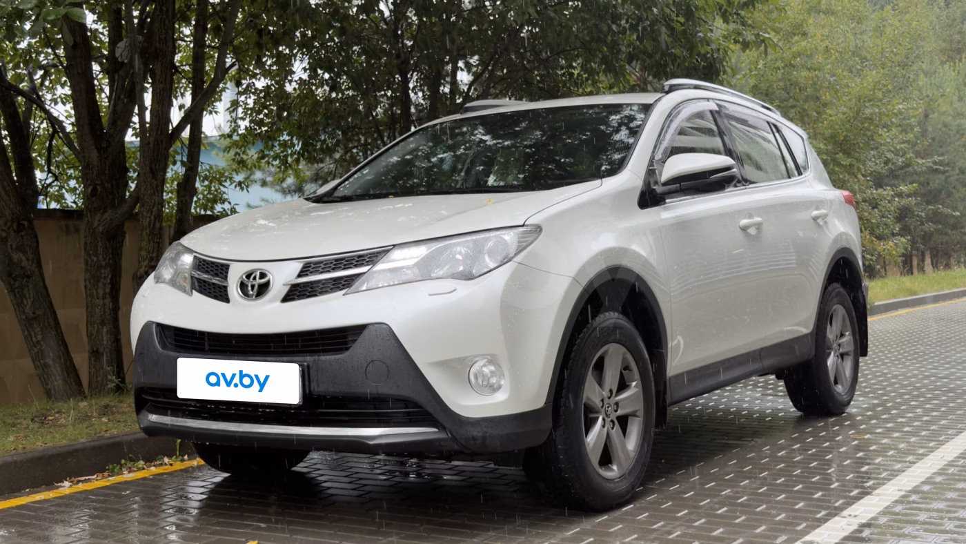 Toyota RAV4 фото 2