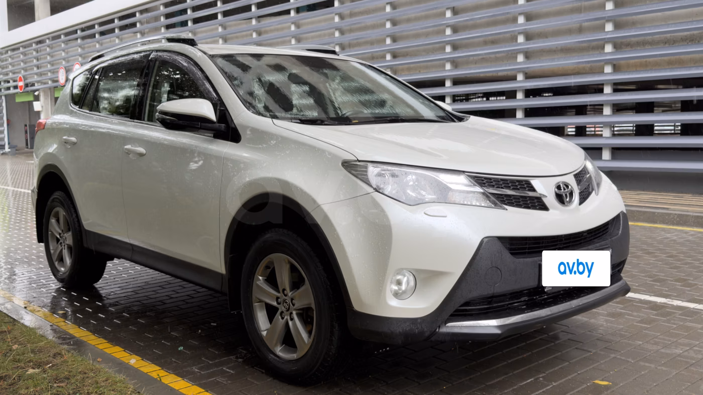 Toyota RAV4 фото 6