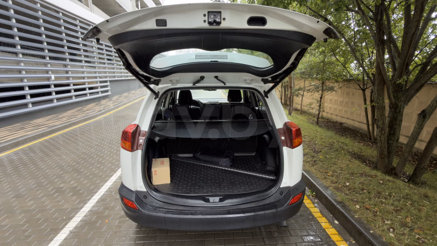 Toyota RAV4 фото 16