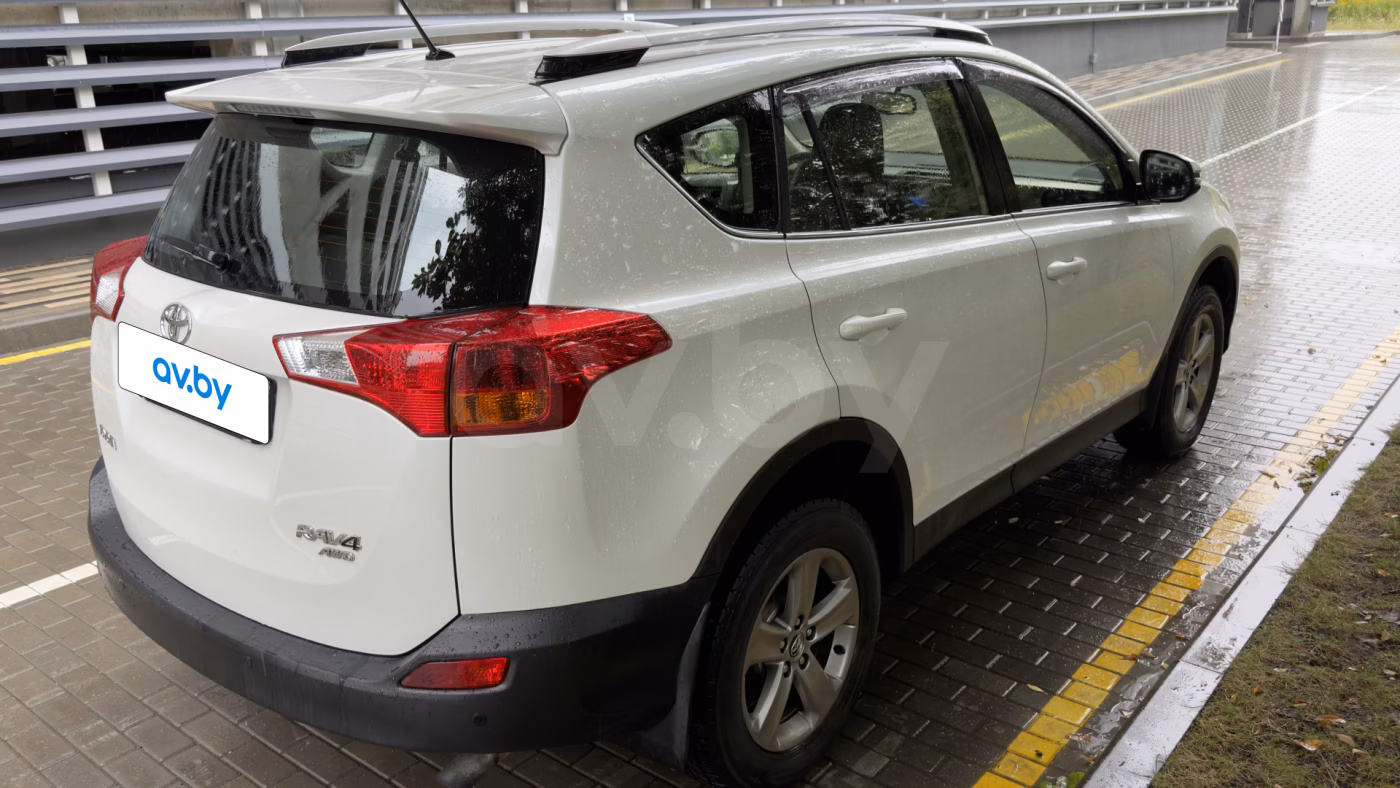 Toyota RAV4 фото 13