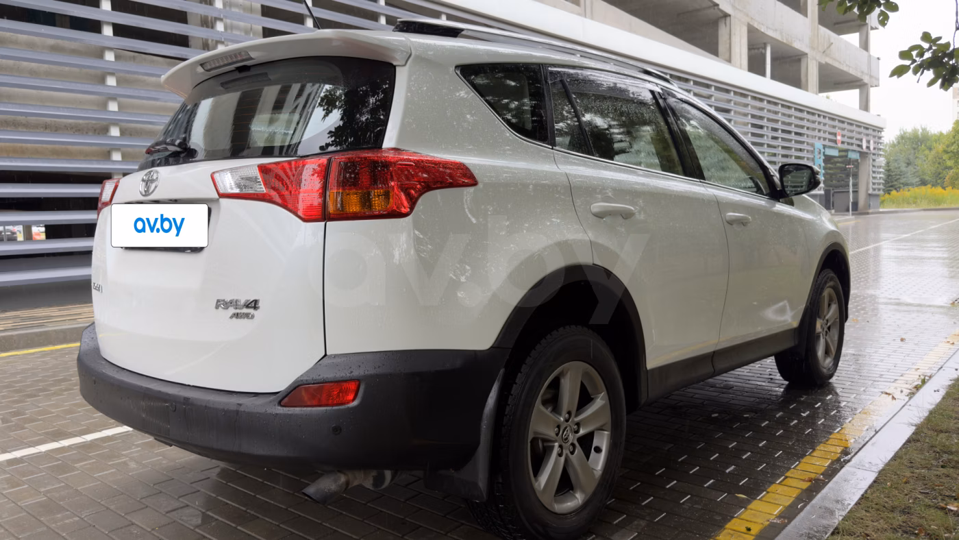 Toyota RAV4 фото 14