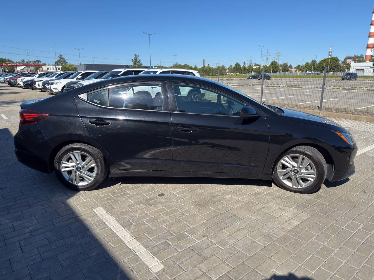 Hyundai Elantra фото 2