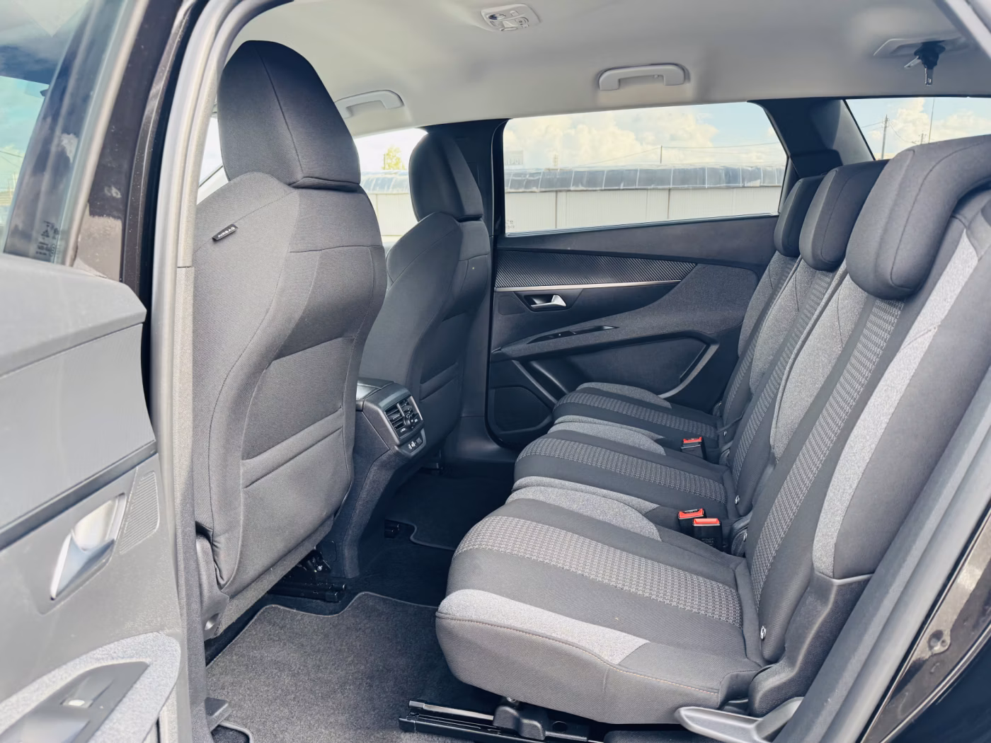 Peugeot 5008 фото 6