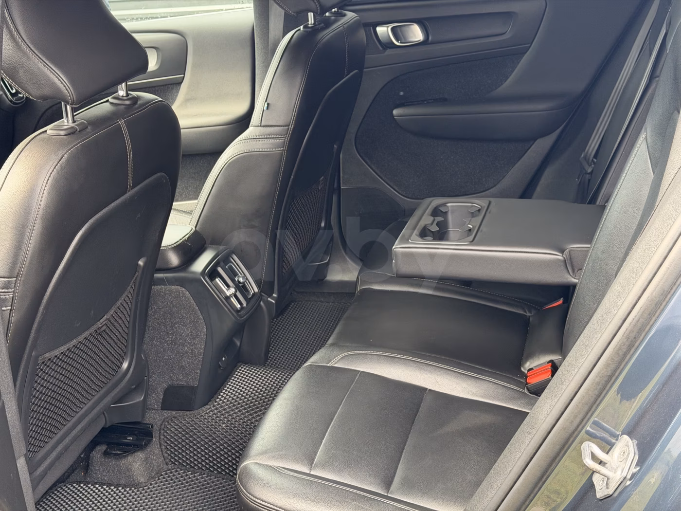 Volvo XC40 фото 4