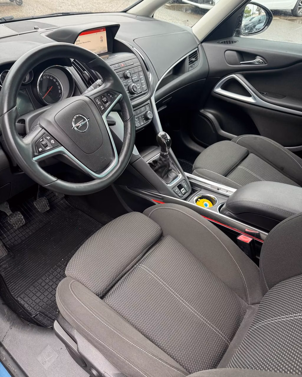 Opel Zafira фото 10