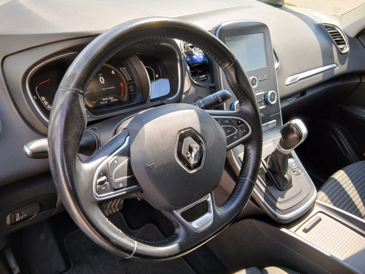 Renault Grand Scenic фото 12