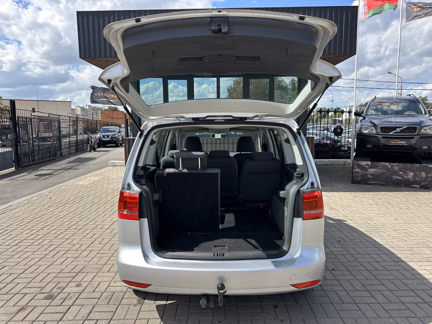 Volkswagen Touran фото 7