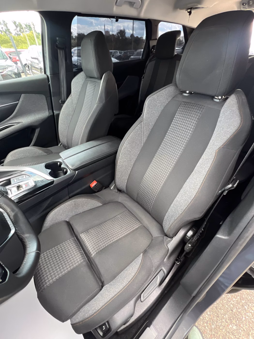 Peugeot 5008 фото 11