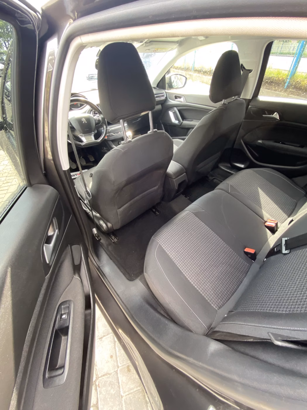 Peugeot 308 фото 12