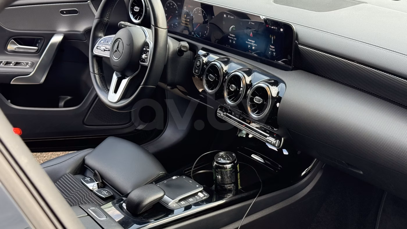 Mercedes-Benz CLA фото 28
