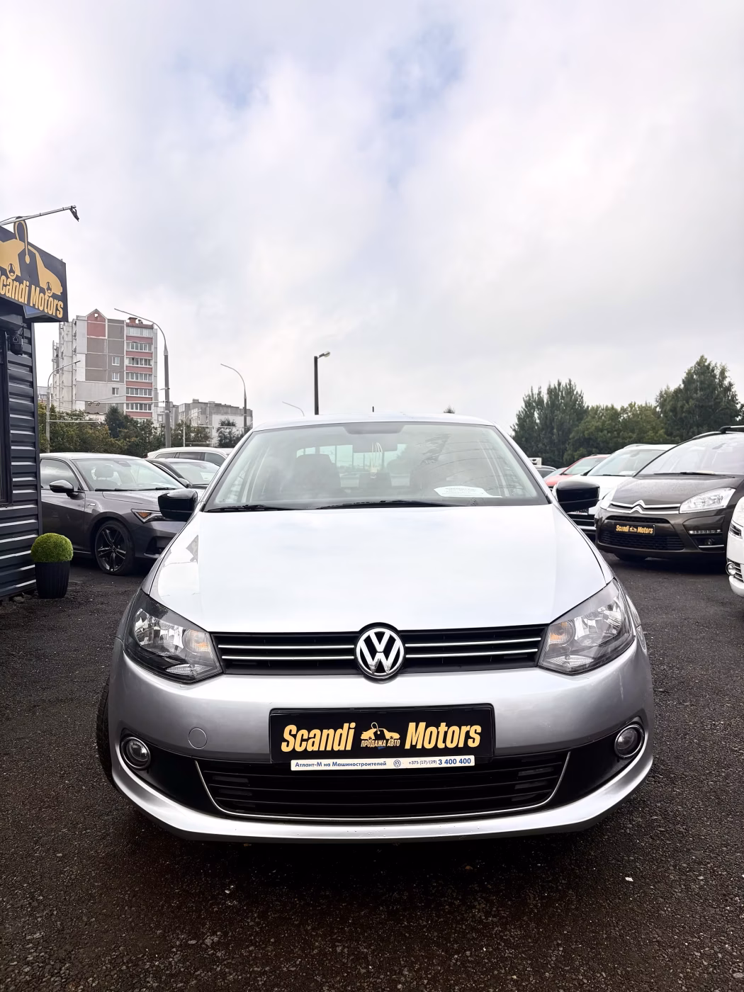 Volkswagen Polo Sedan фото 2