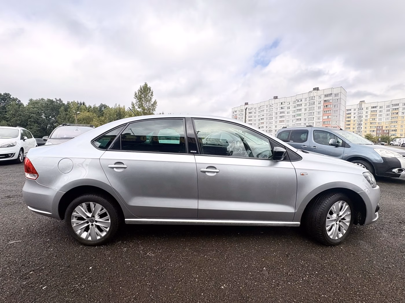 Volkswagen Polo Sedan фото 4