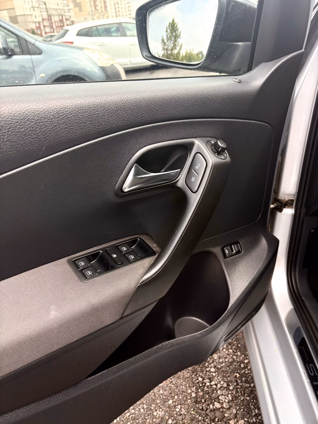 Volkswagen Polo Sedan фото 16