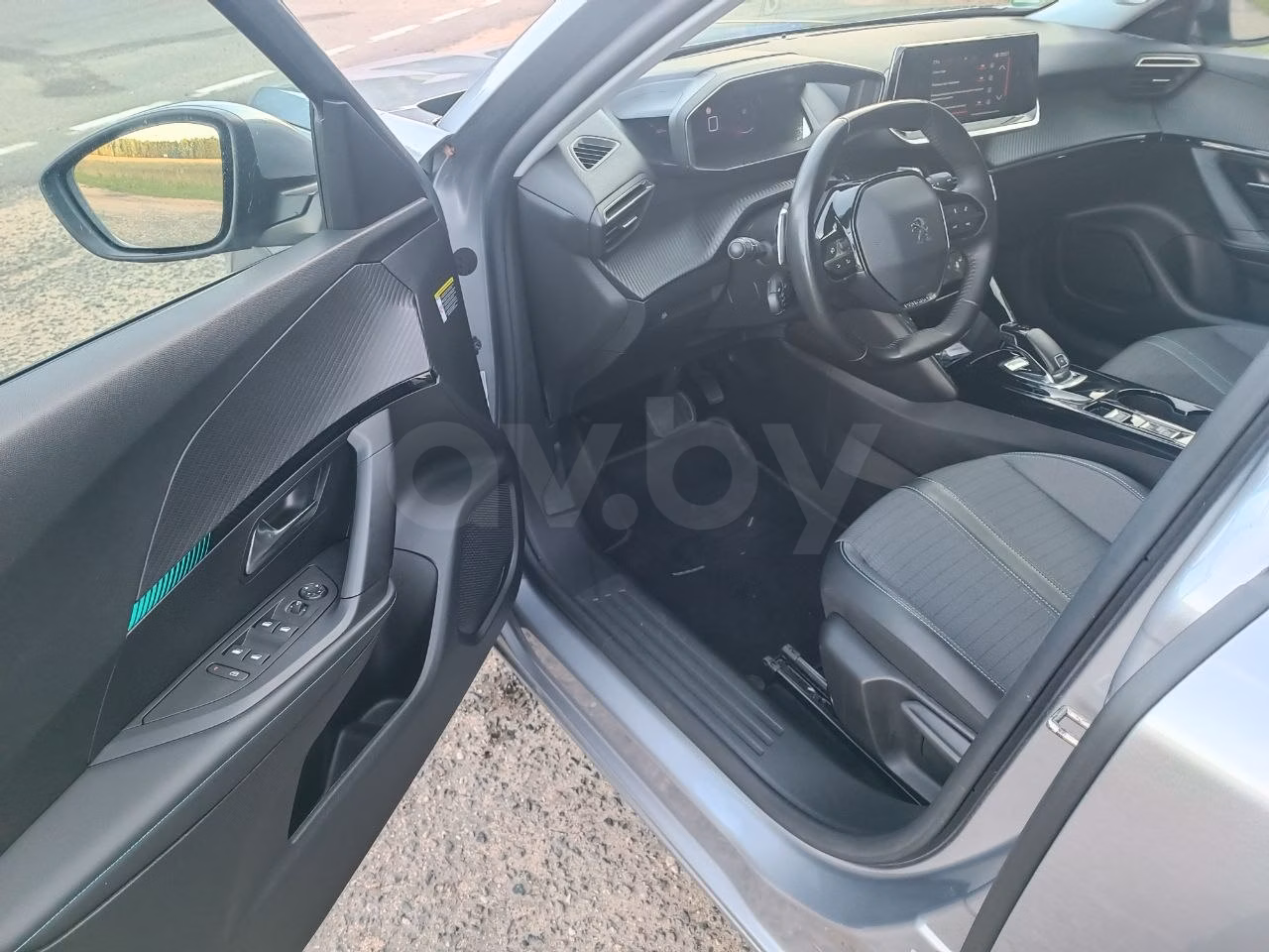Peugeot 2008 фото 8