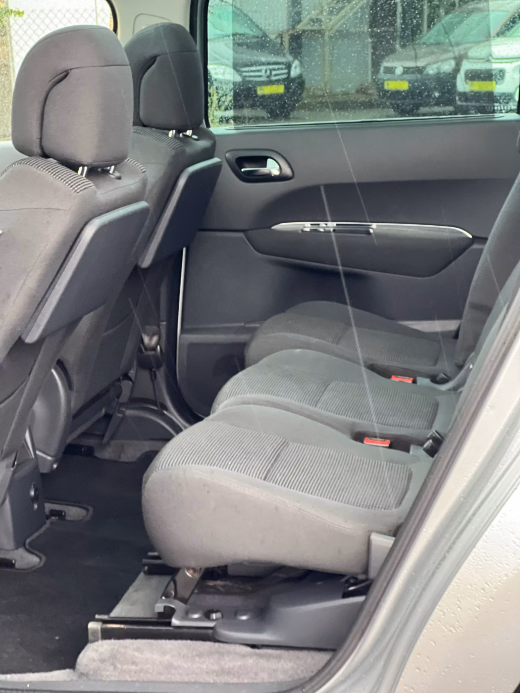 Peugeot 5008 фото 10
