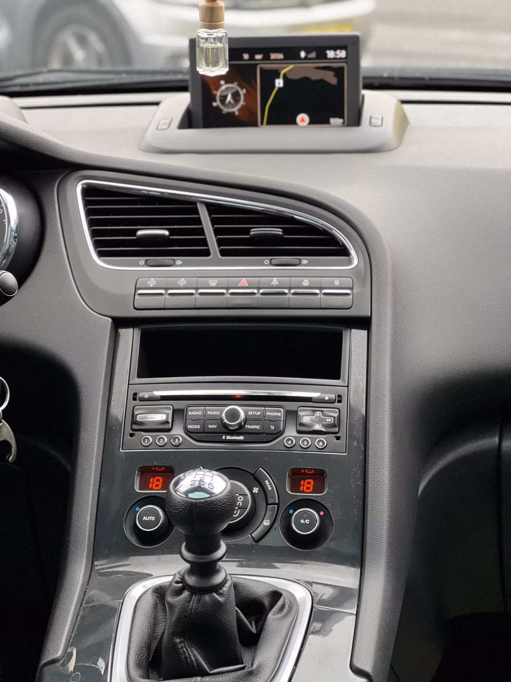Peugeot 5008 фото 19