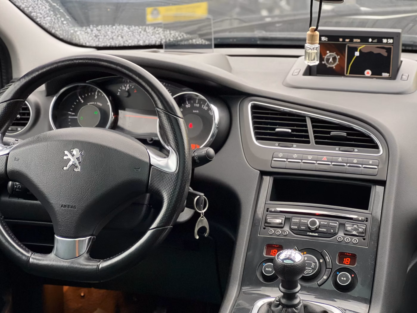 Peugeot 5008 фото 20