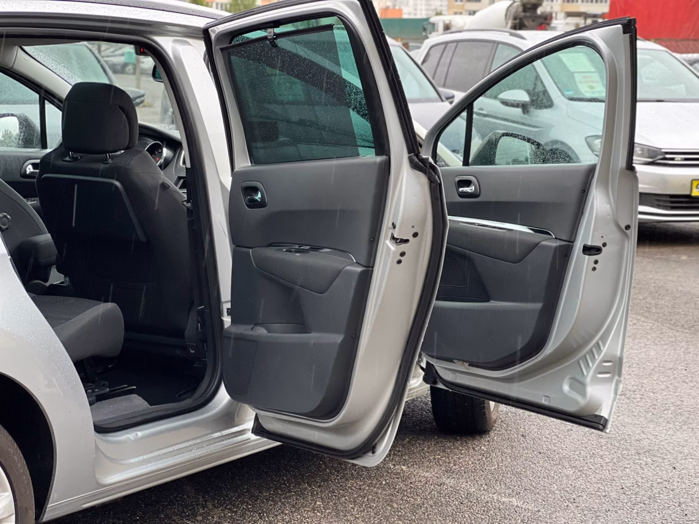 Peugeot 5008 фото 18