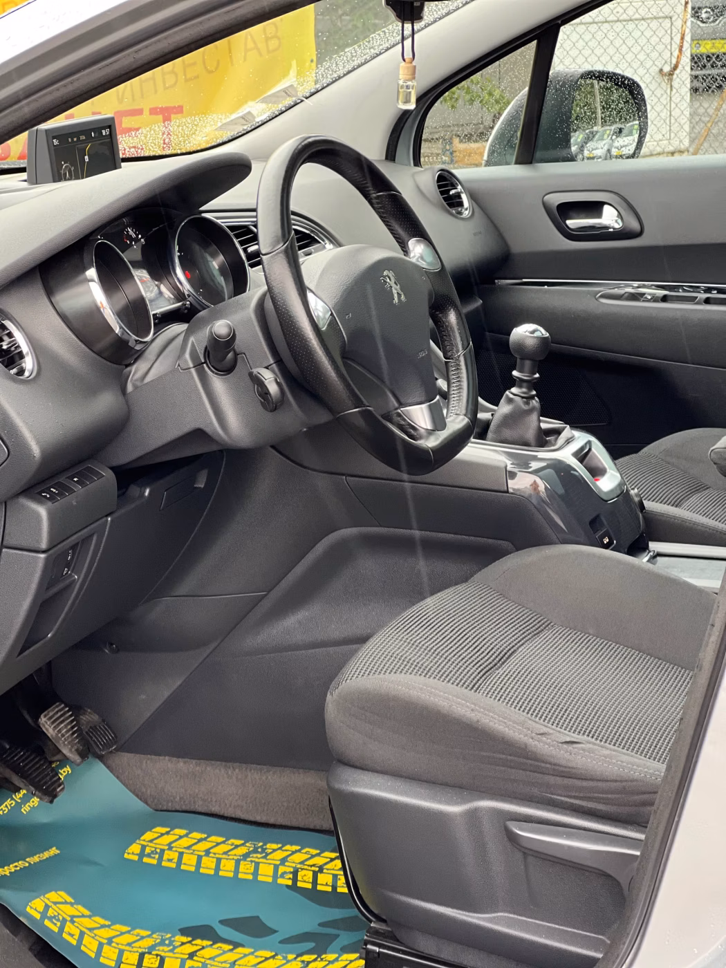 Peugeot 5008 фото 11