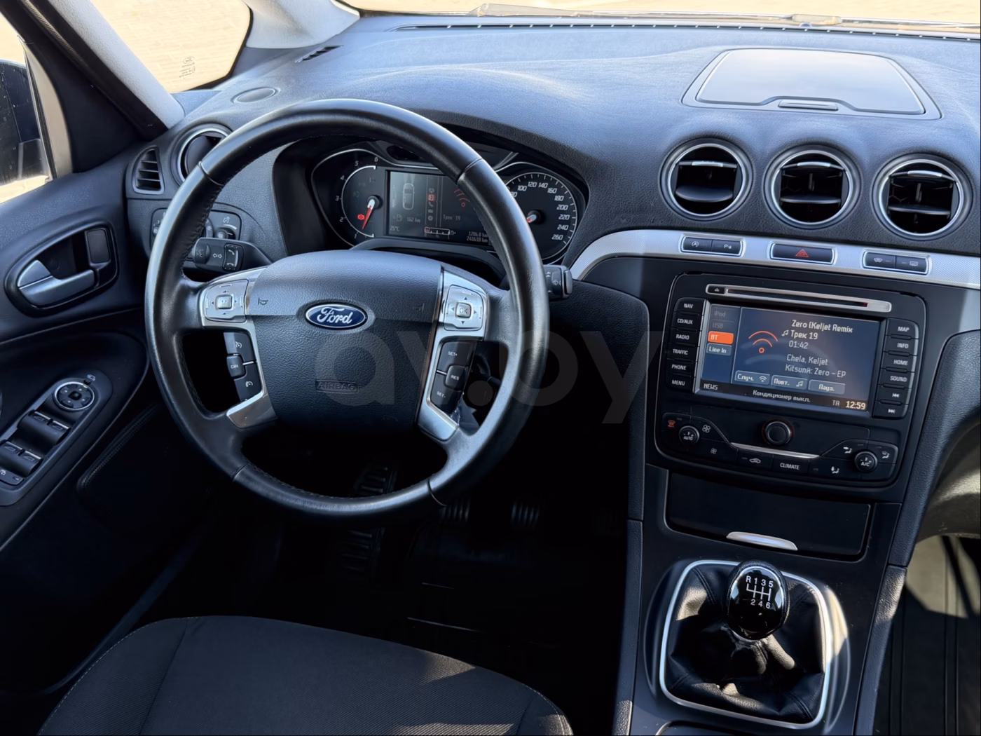 Ford Galaxy фото 14
