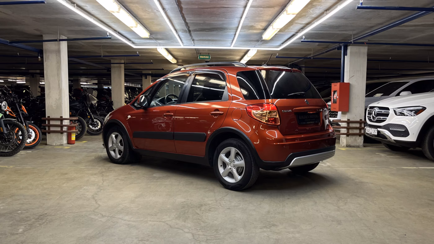 Suzuki SX4 фото 6