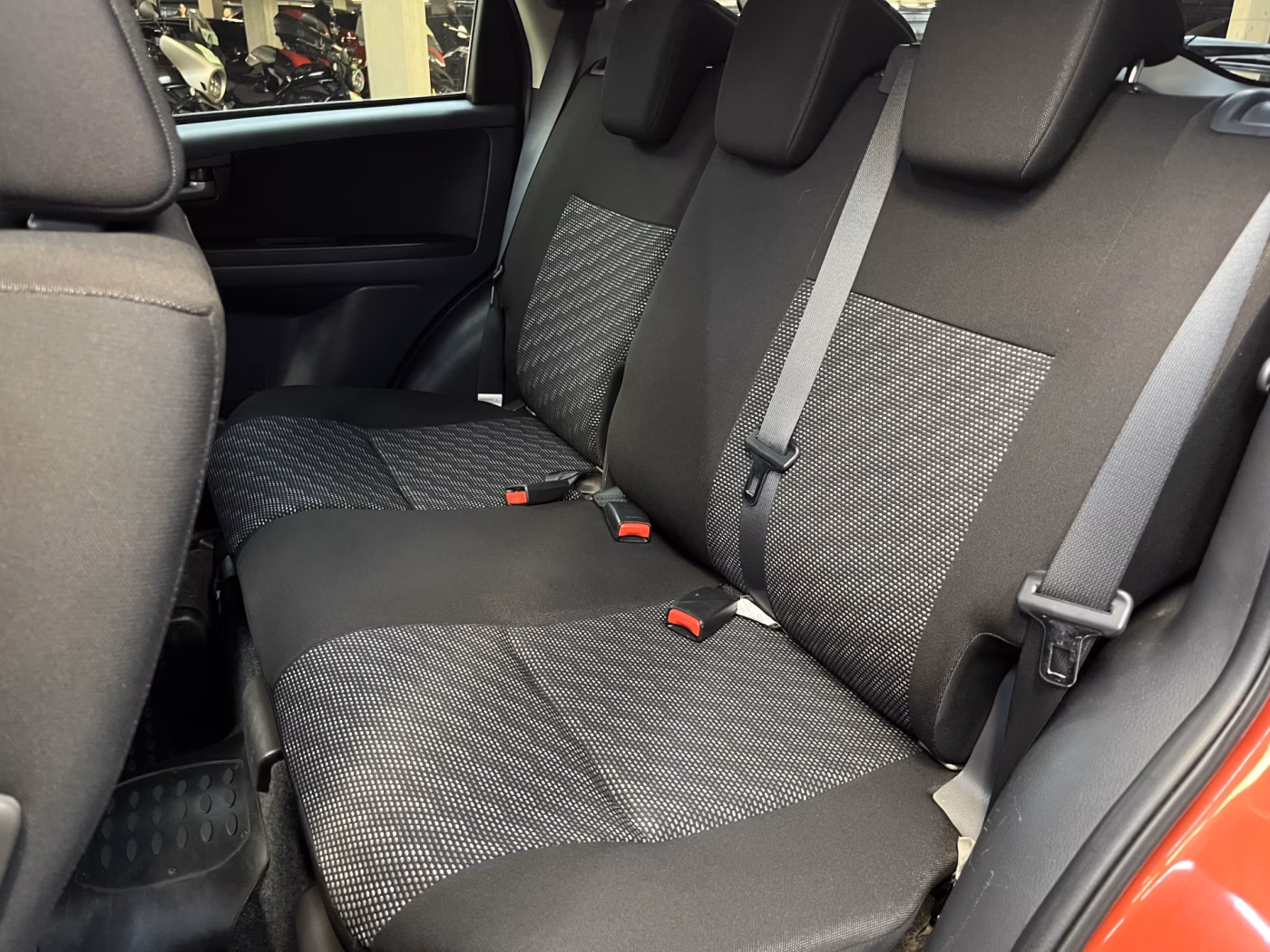 Suzuki SX4 фото 10