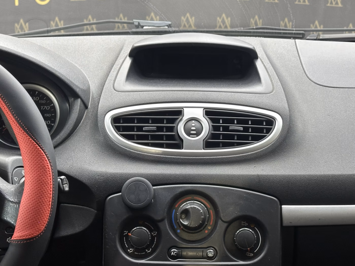 Renault Clio фото 14