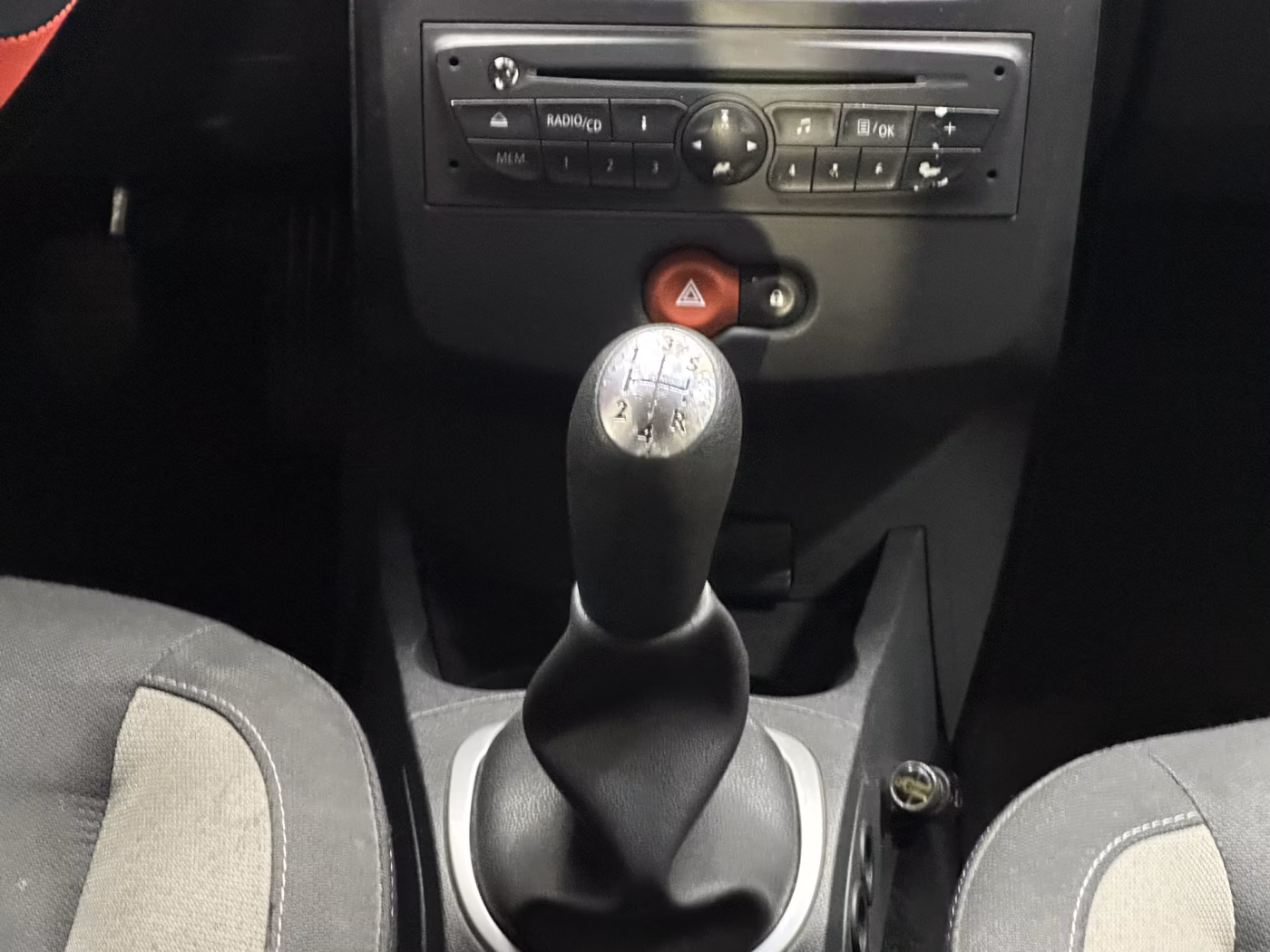 Renault Clio фото 17