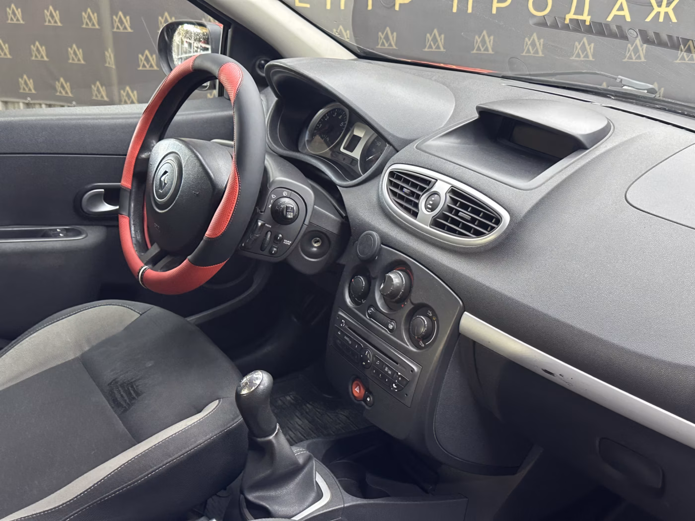 Renault Clio фото 11