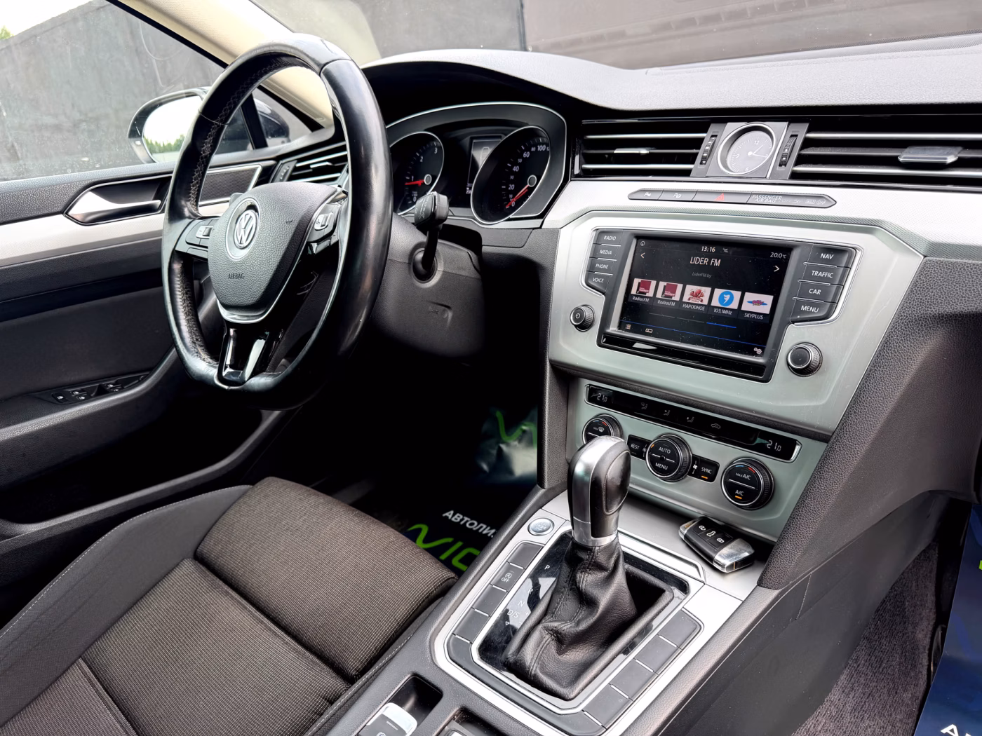 Volkswagen Passat фото 19