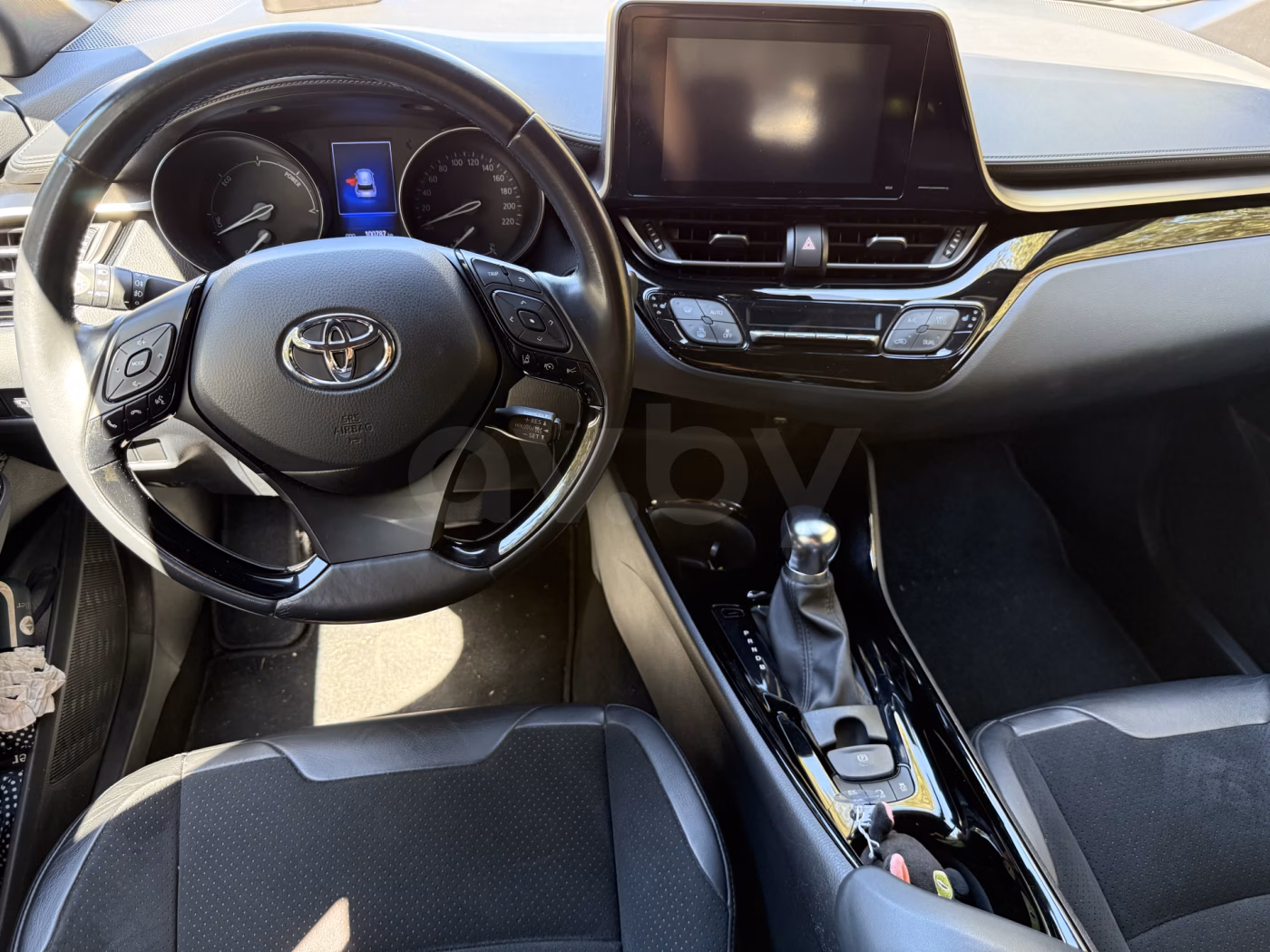 Toyota C-HR фото 12