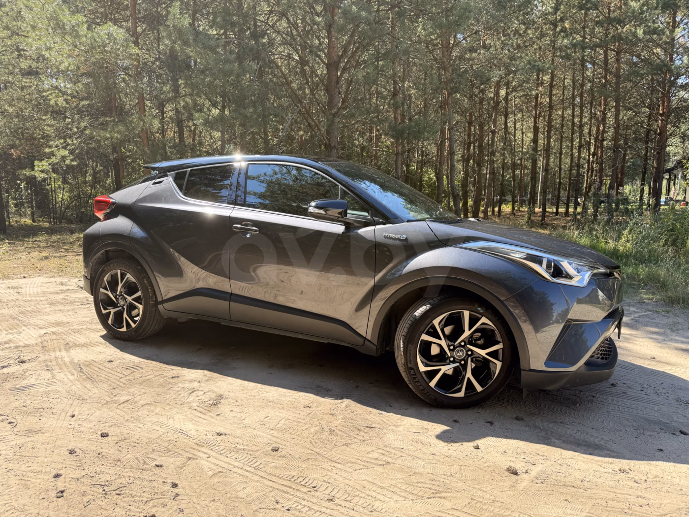 Toyota C-HR фото 2