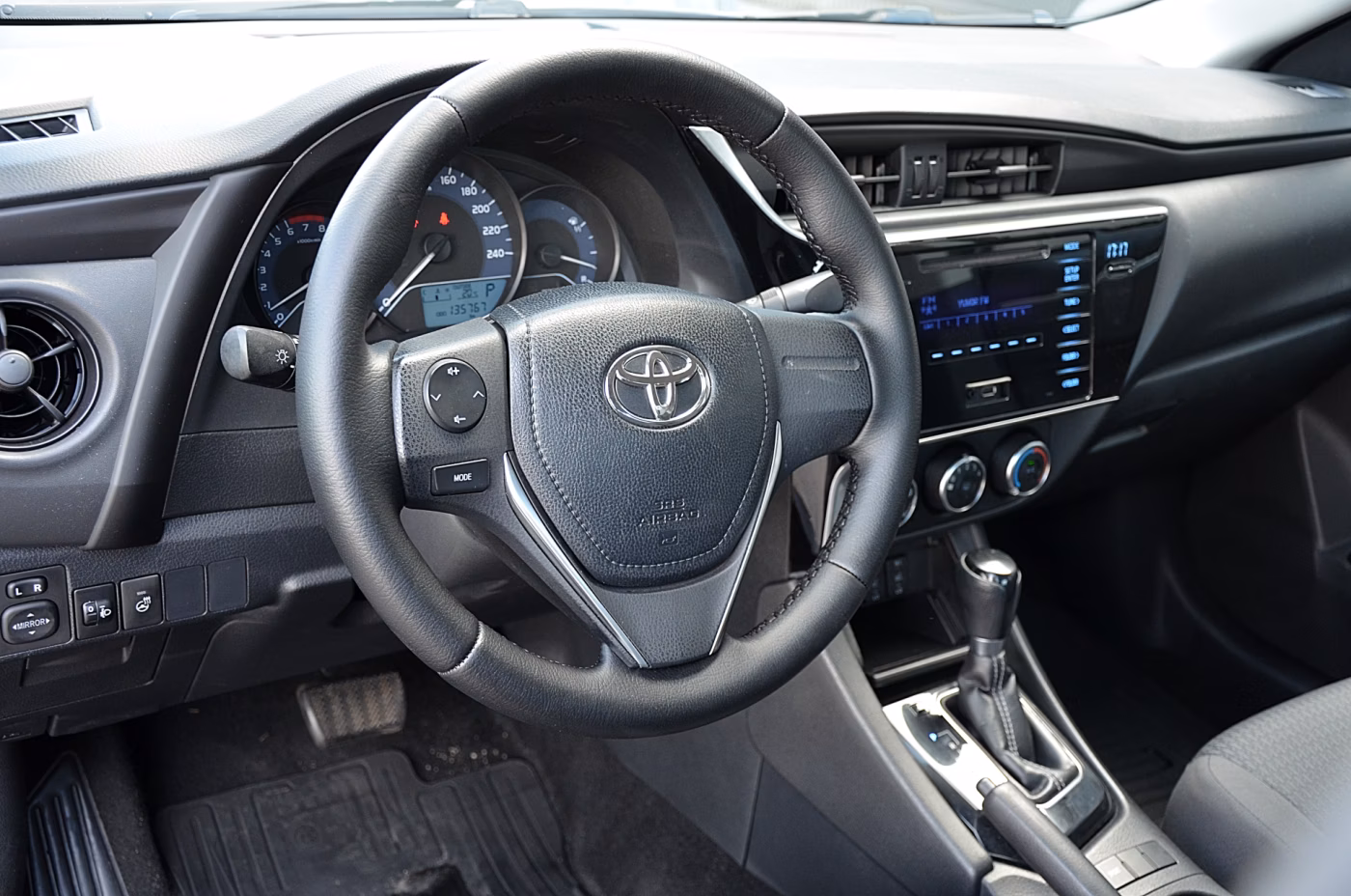 Toyota Corolla фото 14