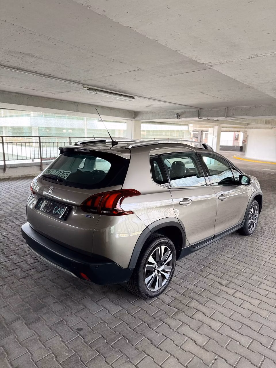 Peugeot 2008 фото 8